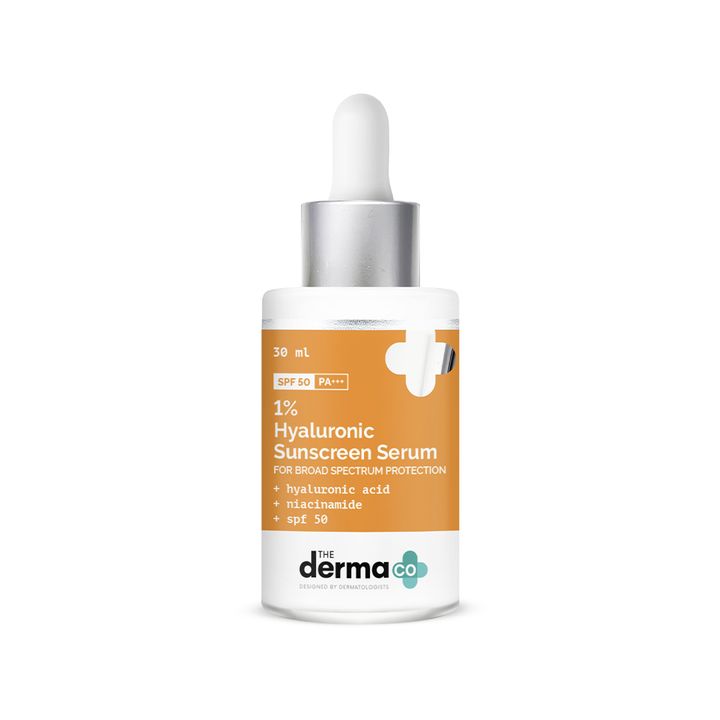the derma co sunscreen serum with 1% hyaluronic acid and niacinamide